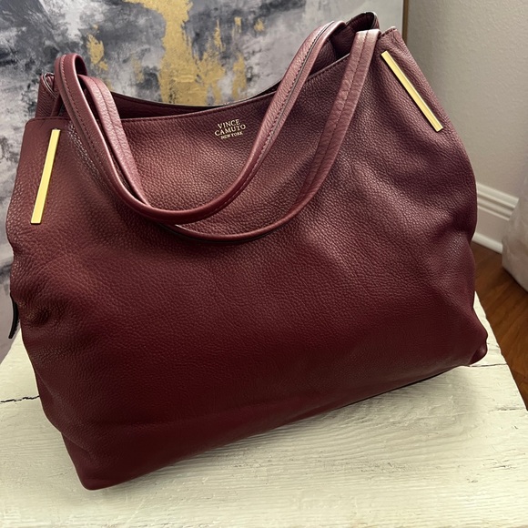 NWOT Vince Camuto Teri Leather Hobo Shoulder Bag in Deep Red - Picture 1 of 15